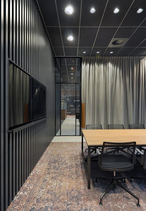 kantoor-office-black-zwart-vergaderzaal-meeting room-tapijt-gordijn